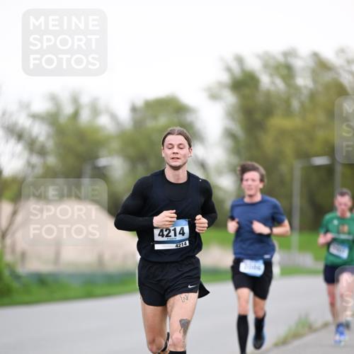 07.04.2024 - 43. Internationalen Wilhelmsburger Insellauf Dr. Thomas Lammeyer http://msf.ph/oto/6038089 07.04.2024 10:25:49 Laufen 4214, 4214 meine-sportfotos.de