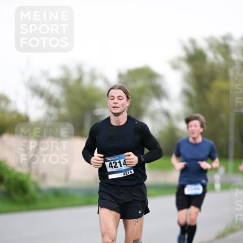 07.04.2024 - 43. Internationalen Wilhelmsburger Insellauf Dr. Thomas Lammeyer http://msf.ph/oto/6038092 07.04.2024 10:25:49 Laufen 4214, 4214 meine-sportfotos.de