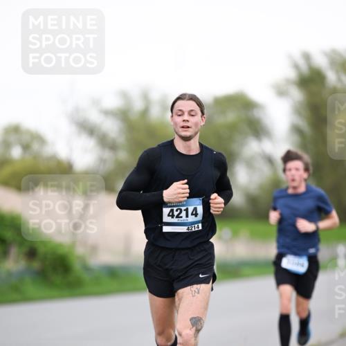 07.04.2024 - 43. Internationalen Wilhelmsburger Insellauf Dr. Thomas Lammeyer http://msf.ph/oto/6038094 07.04.2024 10:25:49 Laufen 4214, 4214 meine-sportfotos.de