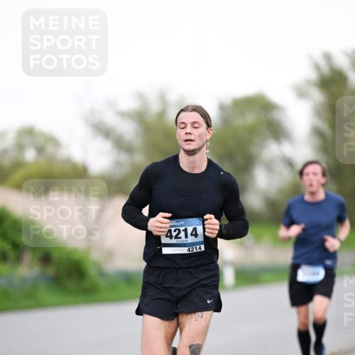 07.04.2024 - 43. Internationalen Wilhelmsburger Insellauf Dr. Thomas Lammeyer http://msf.ph/oto/6038095 07.04.2024 10:25:49 Laufen 4214, 4214 meine-sportfotos.de
