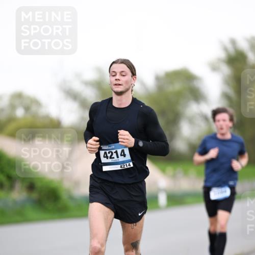 07.04.2024 - 43. Internationalen Wilhelmsburger Insellauf Dr. Thomas Lammeyer http://msf.ph/oto/6038096 07.04.2024 10:25:49 Laufen 4214, 4214 meine-sportfotos.de