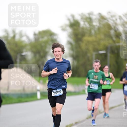 07.04.2024 - 43. Internationalen Wilhelmsburger Insellauf Dr. Thomas Lammeyer http://msf.ph/oto/6038098 07.04.2024 10:25:50 Laufen 2086, 2401 meine-sportfotos.de