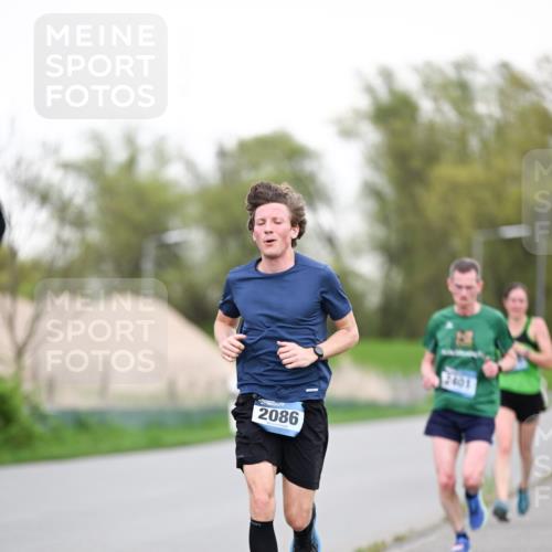 07.04.2024 - 43. Internationalen Wilhelmsburger Insellauf Dr. Thomas Lammeyer http://msf.ph/oto/6038101 07.04.2024 10:25:51 Laufen 2086 meine-sportfotos.de