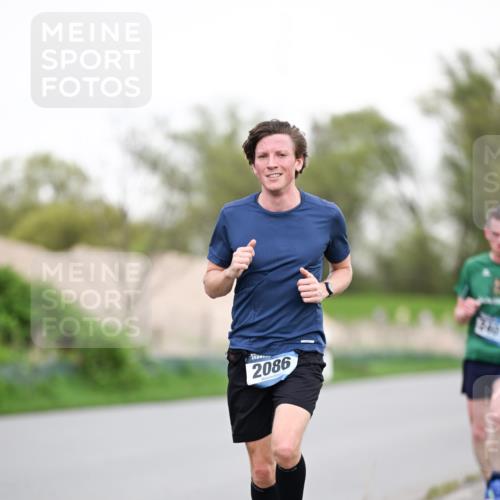 07.04.2024 - 43. Internationalen Wilhelmsburger Insellauf Dr. Thomas Lammeyer http://msf.ph/oto/6038107 07.04.2024 10:25:51 Laufen 2086, 248 meine-sportfotos.de