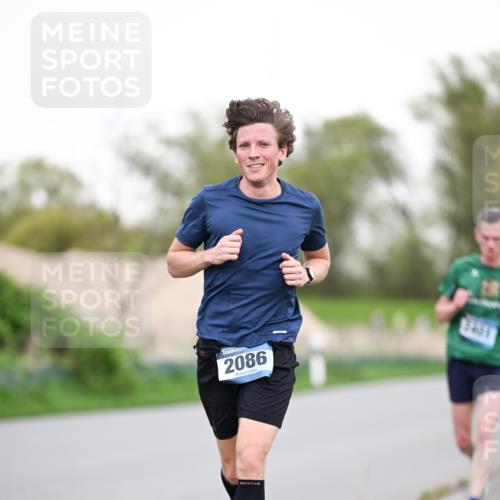 07.04.2024 - 43. Internationalen Wilhelmsburger Insellauf Dr. Thomas Lammeyer http://msf.ph/oto/6038108 07.04.2024 10:25:51 Laufen 2086 meine-sportfotos.de