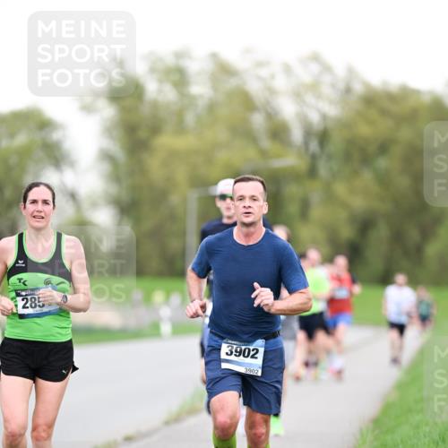 07.04.2024 - 43. Internationalen Wilhelmsburger Insellauf Dr. Thomas Lammeyer http://msf.ph/oto/6038123 07.04.2024 10:25:54 Laufen 285, 3902, 3902 meine-sportfotos.de
