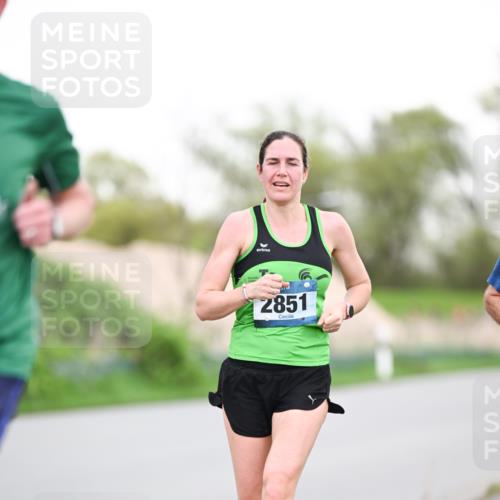 07.04.2024 - 43. Internationalen Wilhelmsburger Insellauf Dr. Thomas Lammeyer http://msf.ph/oto/6038130 07.04.2024 10:25:56 Laufen 2851 meine-sportfotos.de