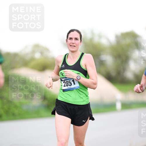 07.04.2024 - 43. Internationalen Wilhelmsburger Insellauf Dr. Thomas Lammeyer http://msf.ph/oto/6038132 07.04.2024 10:25:56 Laufen 2851 meine-sportfotos.de