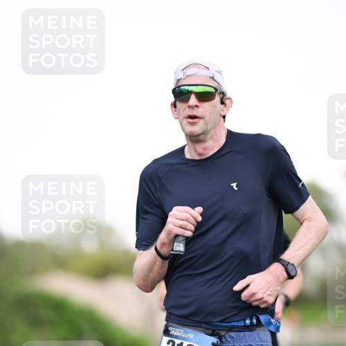 07.04.2024 - 43. Internationalen Wilhelmsburger Insellauf Dr. Thomas Lammeyer http://msf.ph/oto/6038143 07.04.2024 10:25:59 Laufen 2127, 2127 meine-sportfotos.de