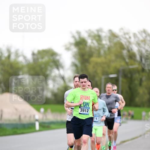 07.04.2024 - 43. Internationalen Wilhelmsburger Insellauf Dr. Thomas Lammeyer http://msf.ph/oto/6038147 07.04.2024 10:26:02 Laufen 3912, 74 meine-sportfotos.de