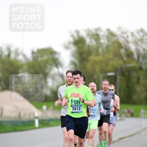 07.04.2024 - 43. Internationalen Wilhelmsburger Insellauf Dr. Thomas Lammeyer http://msf.ph/oto/6038149 07.04.2024 10:26:02 Laufen 3912, 874 meine-sportfotos.de