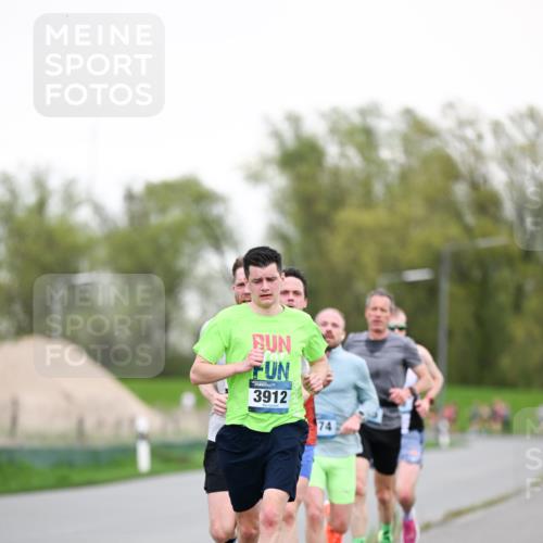 07.04.2024 - 43. Internationalen Wilhelmsburger Insellauf Dr. Thomas Lammeyer http://msf.ph/oto/6038152 07.04.2024 10:26:03 Laufen 3912, 74 meine-sportfotos.de