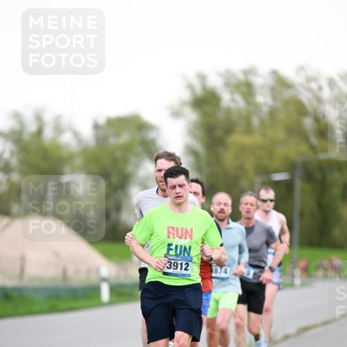 07.04.2024 - 43. Internationalen Wilhelmsburger Insellauf Dr. Thomas Lammeyer http://msf.ph/oto/6038153 07.04.2024 10:26:03 Laufen 3912, 874 meine-sportfotos.de