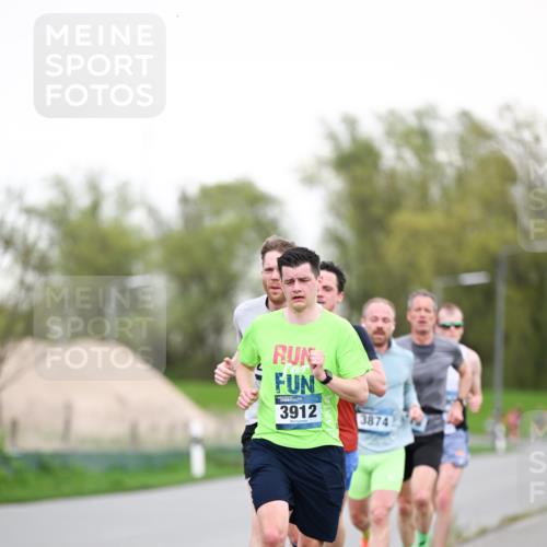 07.04.2024 - 43. Internationalen Wilhelmsburger Insellauf Dr. Thomas Lammeyer http://msf.ph/oto/6038154 07.04.2024 10:26:03 Laufen 3912, 3874 meine-sportfotos.de