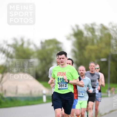 07.04.2024 - 43. Internationalen Wilhelmsburger Insellauf Dr. Thomas Lammeyer http://msf.ph/oto/6038155 07.04.2024 10:26:03 Laufen 3912, 1874 meine-sportfotos.de