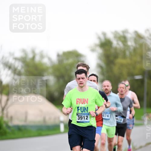 07.04.2024 - 43. Internationalen Wilhelmsburger Insellauf Dr. Thomas Lammeyer http://msf.ph/oto/6038156 07.04.2024 10:26:03 Laufen 3912, 1874, 415 meine-sportfotos.de