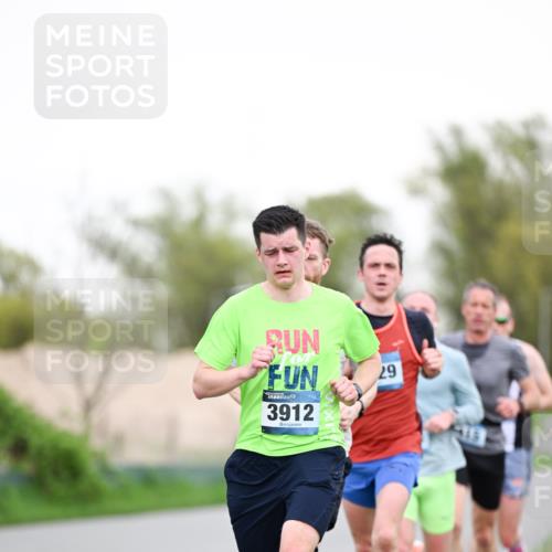 07.04.2024 - 43. Internationalen Wilhelmsburger Insellauf Dr. Thomas Lammeyer http://msf.ph/oto/6038162 07.04.2024 10:26:04 Laufen 3912, 29 meine-sportfotos.de