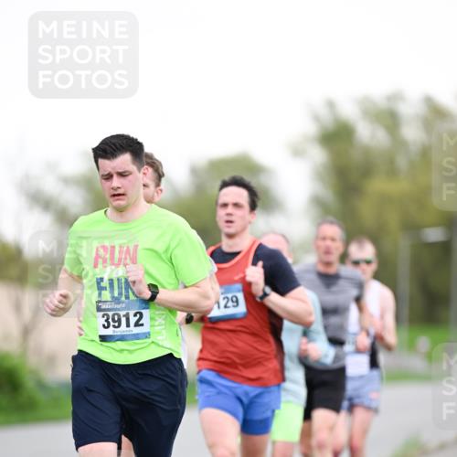 07.04.2024 - 43. Internationalen Wilhelmsburger Insellauf Dr. Thomas Lammeyer http://msf.ph/oto/6038163 07.04.2024 10:26:04 Laufen 3912, 129 meine-sportfotos.de