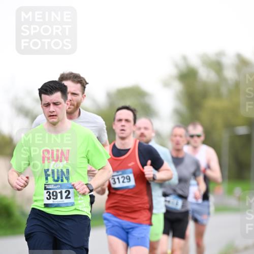 07.04.2024 - 43. Internationalen Wilhelmsburger Insellauf Dr. Thomas Lammeyer http://msf.ph/oto/6038164 07.04.2024 10:26:04 Laufen 3912, 3129 meine-sportfotos.de