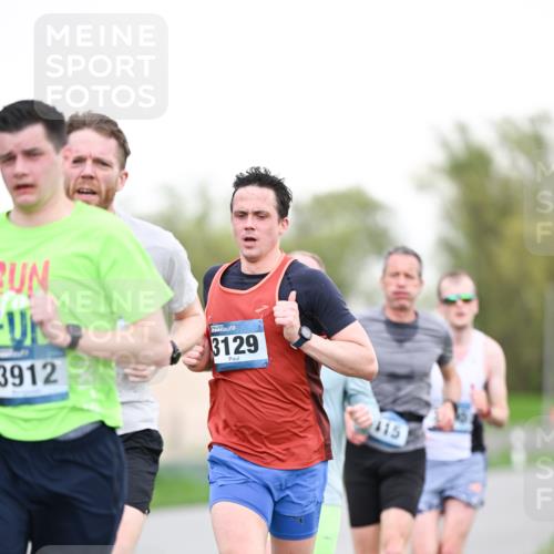 07.04.2024 - 43. Internationalen Wilhelmsburger Insellauf Dr. Thomas Lammeyer http://msf.ph/oto/6038168 07.04.2024 10:26:05 Laufen 3912, 3129, 415 meine-sportfotos.de