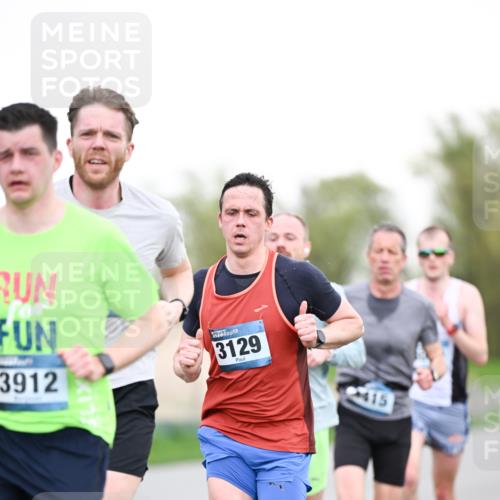 07.04.2024 - 43. Internationalen Wilhelmsburger Insellauf Dr. Thomas Lammeyer http://msf.ph/oto/6038169 07.04.2024 10:26:05 Laufen 3912, 3129, 415 meine-sportfotos.de