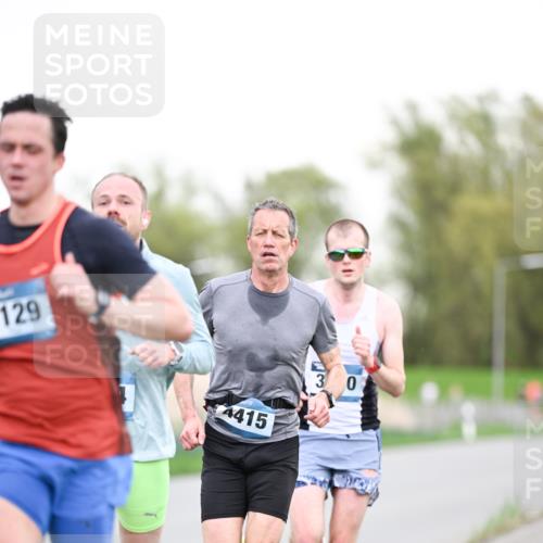 07.04.2024 - 43. Internationalen Wilhelmsburger Insellauf Dr. Thomas Lammeyer http://msf.ph/oto/6038171 07.04.2024 10:26:06 Laufen 129, 4415, 3, 0 meine-sportfotos.de