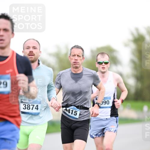 07.04.2024 - 43. Internationalen Wilhelmsburger Insellauf Dr. Thomas Lammeyer http://msf.ph/oto/6038174 07.04.2024 10:26:06 Laufen 29, 90, 3874, 4415 meine-sportfotos.de