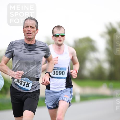 07.04.2024 - 43. Internationalen Wilhelmsburger Insellauf Dr. Thomas Lammeyer http://msf.ph/oto/6038178 07.04.2024 10:26:07 Laufen 4415, 3090 meine-sportfotos.de