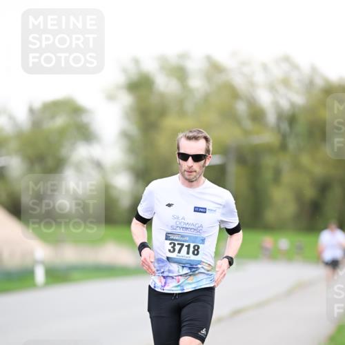 07.04.2024 - 43. Internationalen Wilhelmsburger Insellauf Dr. Thomas Lammeyer http://msf.ph/oto/6038185 07.04.2024 10:26:09 Laufen 4, 17, 3718 meine-sportfotos.de