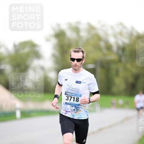 07.04.2024 - 43. Internationalen Wilhelmsburger Insellauf Dr. Thomas Lammeyer http://msf.ph/oto/6038186 07.04.2024 10:26:09 Laufen 17, 3718, 9 meine-sportfotos.de