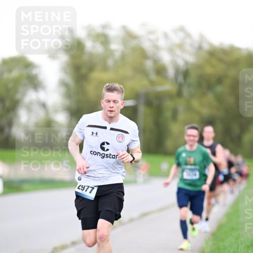 07.04.2024 - 43. Internationalen Wilhelmsburger Insellauf Dr. Thomas Lammeyer http://msf.ph/oto/6038198 07.04.2024 10:26:22 Laufen 2977 meine-sportfotos.de