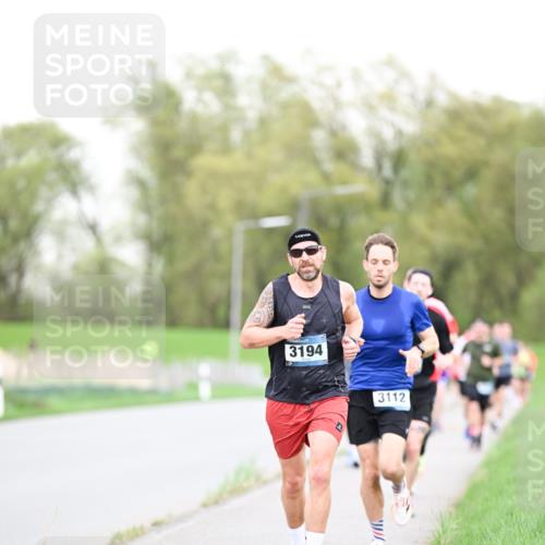 07.04.2024 - 43. Internationalen Wilhelmsburger Insellauf Dr. Thomas Lammeyer http://msf.ph/oto/6038243 07.04.2024 10:26:31 Laufen 3194, 3112 meine-sportfotos.de