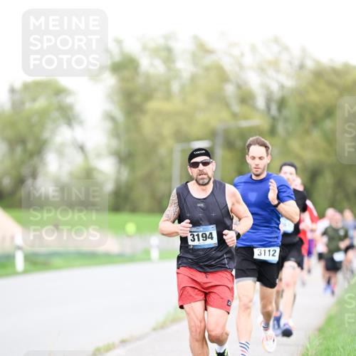 07.04.2024 - 43. Internationalen Wilhelmsburger Insellauf Dr. Thomas Lammeyer http://msf.ph/oto/6038247 07.04.2024 10:26:31 Laufen 3194, 3112 meine-sportfotos.de