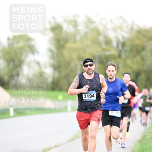 07.04.2024 - 43. Internationalen Wilhelmsburger Insellauf Dr. Thomas Lammeyer http://msf.ph/oto/6038248 07.04.2024 10:26:31 Laufen 3194, 3112 meine-sportfotos.de