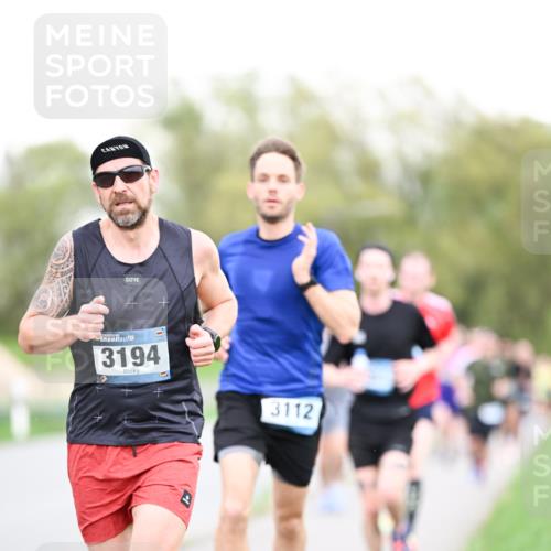 07.04.2024 - 43. Internationalen Wilhelmsburger Insellauf Dr. Thomas Lammeyer http://msf.ph/oto/6038259 07.04.2024 10:26:33 Laufen 3194, 3112 meine-sportfotos.de