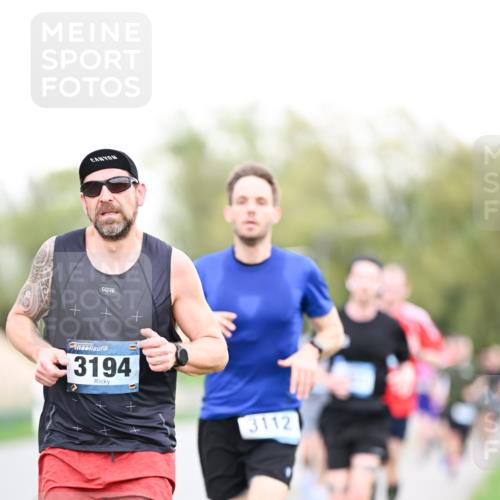 07.04.2024 - 43. Internationalen Wilhelmsburger Insellauf Dr. Thomas Lammeyer http://msf.ph/oto/6038261 07.04.2024 10:26:33 Laufen 3194, 3112 meine-sportfotos.de