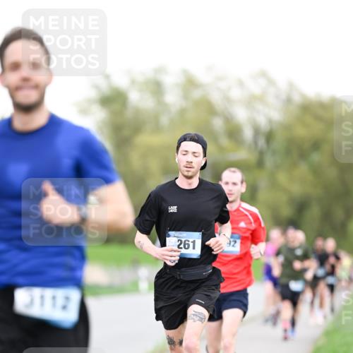 07.04.2024 - 43. Internationalen Wilhelmsburger Insellauf Dr. Thomas Lammeyer http://msf.ph/oto/6038266 07.04.2024 10:26:35 Laufen 3112, 261, 92 meine-sportfotos.de