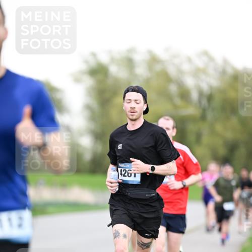 07.04.2024 - 43. Internationalen Wilhelmsburger Insellauf Dr. Thomas Lammeyer http://msf.ph/oto/6038269 07.04.2024 10:26:35 Laufen 426 meine-sportfotos.de