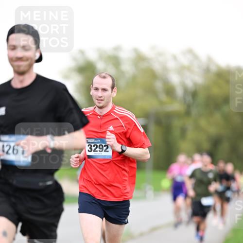 07.04.2024 - 43. Internationalen Wilhelmsburger Insellauf Dr. Thomas Lammeyer http://msf.ph/oto/6038274 07.04.2024 10:26:37 Laufen 1261, 3292 meine-sportfotos.de