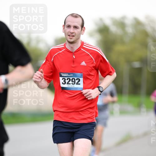 07.04.2024 - 43. Internationalen Wilhelmsburger Insellauf Dr. Thomas Lammeyer http://msf.ph/oto/6038281 07.04.2024 10:26:37 Laufen 3292 meine-sportfotos.de