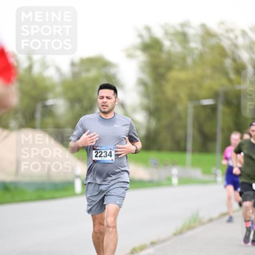 07.04.2024 - 43. Internationalen Wilhelmsburger Insellauf Dr. Thomas Lammeyer http://msf.ph/oto/6038284 07.04.2024 10:26:39 Laufen 2234 meine-sportfotos.de