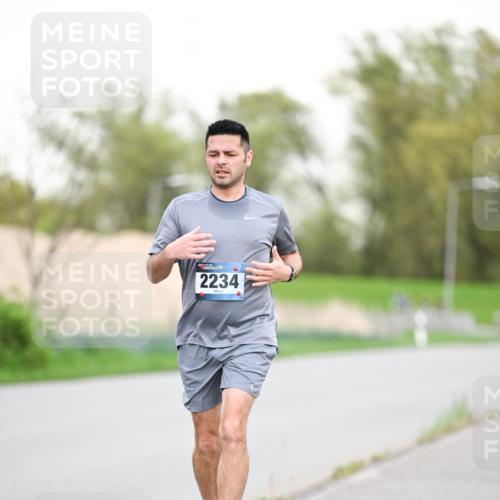 07.04.2024 - 43. Internationalen Wilhelmsburger Insellauf Dr. Thomas Lammeyer http://msf.ph/oto/6038289 07.04.2024 10:26:39 Laufen 2234 meine-sportfotos.de