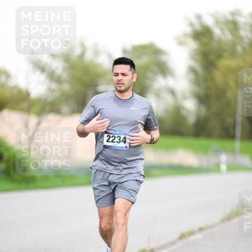 07.04.2024 - 43. Internationalen Wilhelmsburger Insellauf Dr. Thomas Lammeyer http://msf.ph/oto/6038290 07.04.2024 10:26:39 Laufen 2234 meine-sportfotos.de