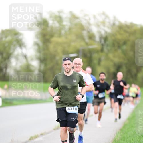 07.04.2024 - 43. Internationalen Wilhelmsburger Insellauf Dr. Thomas Lammeyer http://msf.ph/oto/6038291 07.04.2024 10:26:41 Laufen 4310 meine-sportfotos.de