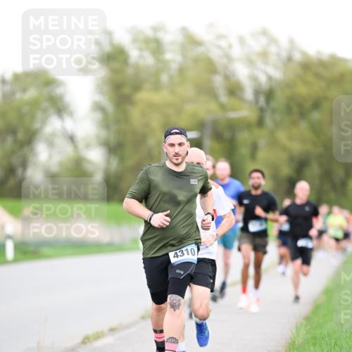 07.04.2024 - 43. Internationalen Wilhelmsburger Insellauf Dr. Thomas Lammeyer http://msf.ph/oto/6038292 07.04.2024 10:26:41 Laufen 4310 meine-sportfotos.de