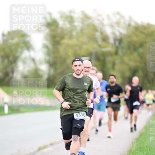 07.04.2024 - 43. Internationalen Wilhelmsburger Insellauf Dr. Thomas Lammeyer http://msf.ph/oto/6038293 07.04.2024 10:26:41 Laufen 4310 meine-sportfotos.de