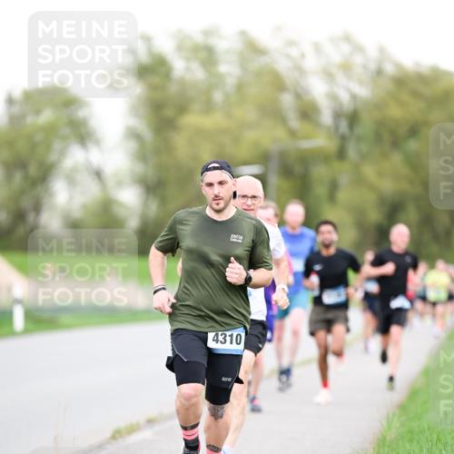 07.04.2024 - 43. Internationalen Wilhelmsburger Insellauf Dr. Thomas Lammeyer http://msf.ph/oto/6038294 07.04.2024 10:26:41 Laufen 4310, 15020 meine-sportfotos.de