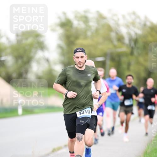 07.04.2024 - 43. Internationalen Wilhelmsburger Insellauf Dr. Thomas Lammeyer http://msf.ph/oto/6038297 07.04.2024 10:26:42 Laufen 4310 meine-sportfotos.de