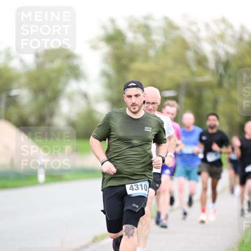 07.04.2024 - 43. Internationalen Wilhelmsburger Insellauf Dr. Thomas Lammeyer http://msf.ph/oto/6038298 07.04.2024 10:26:42 Laufen 4310 meine-sportfotos.de