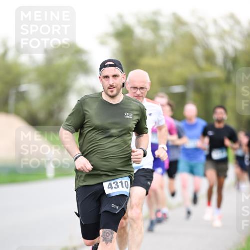 07.04.2024 - 43. Internationalen Wilhelmsburger Insellauf Dr. Thomas Lammeyer http://msf.ph/oto/6038303 07.04.2024 10:26:43 Laufen 4310 meine-sportfotos.de